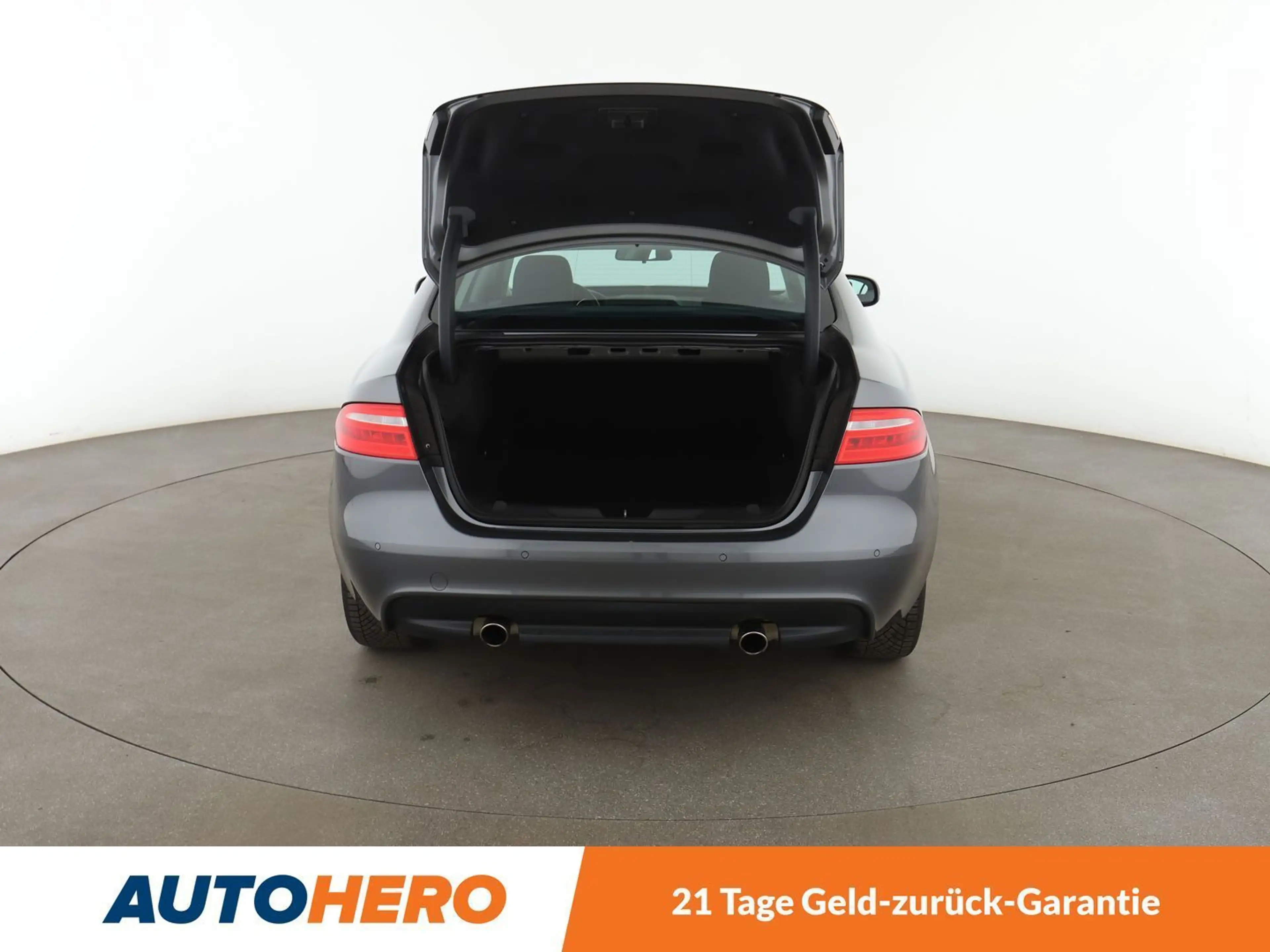 Jaguar XE 25t HSE Aut.*NAVI*LED*TEMPO*PDC*SHZ* — photo 10