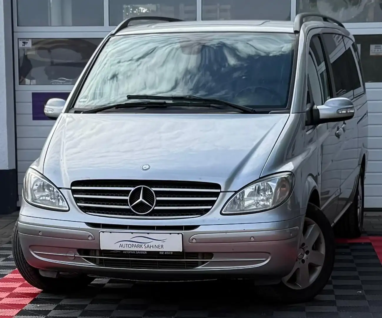 Mercedes-Benz Viano VIANO 3.0 CDI LANG TOP Silber - 1