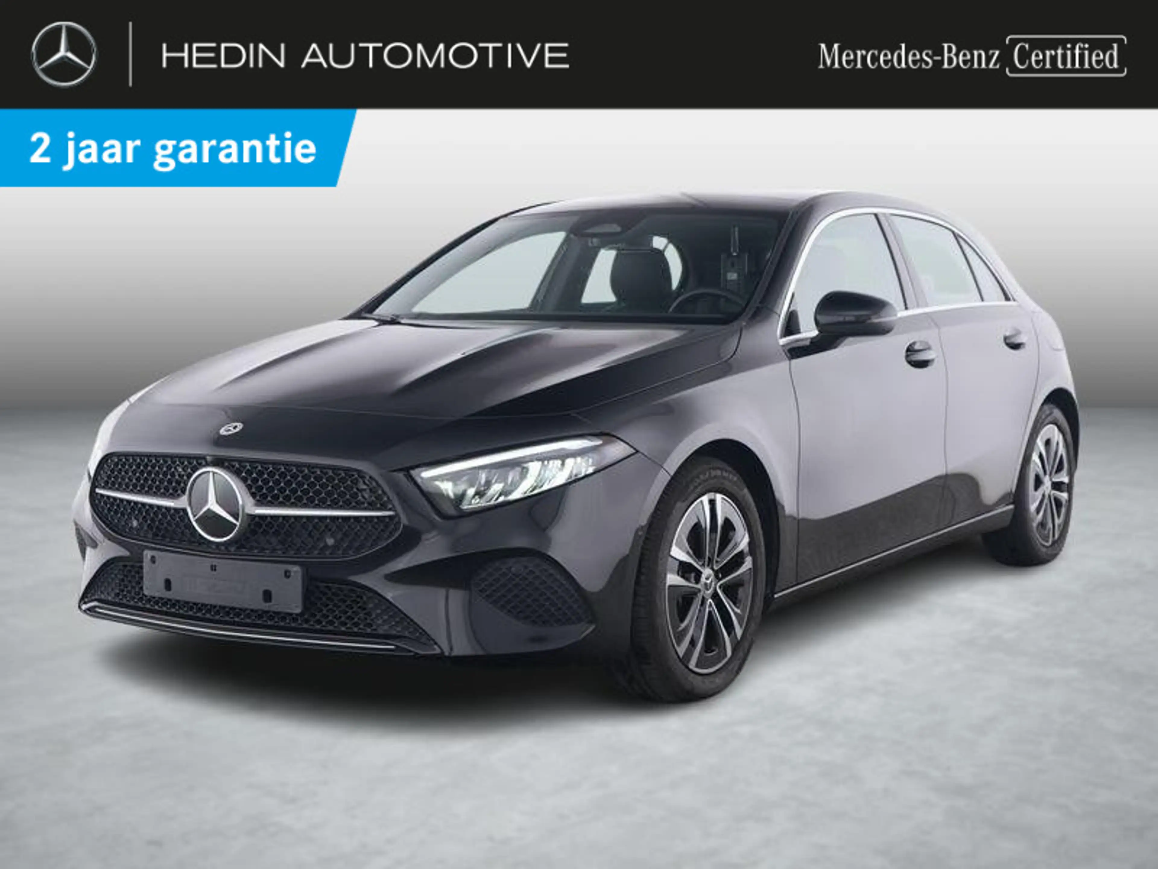 Mercedes-Benz A 200 Hatchback Luxury Line | Panoramisch Dak | Verwarmd