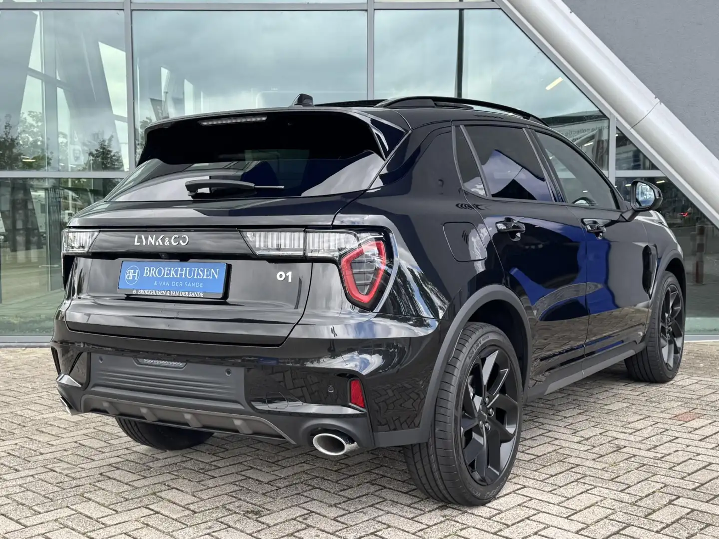 Lynk & Co 01 1.5 261pk Plug-In BLACK EDITON Panoramadak / 360 C Zwart - 2