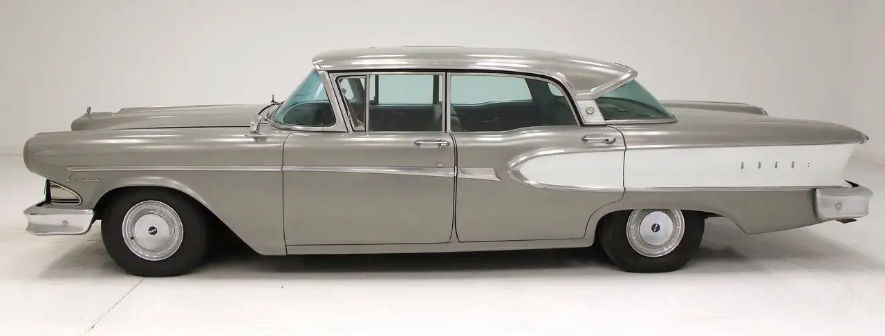 Edsel Corsair 4 Door Hardtop, foto 2