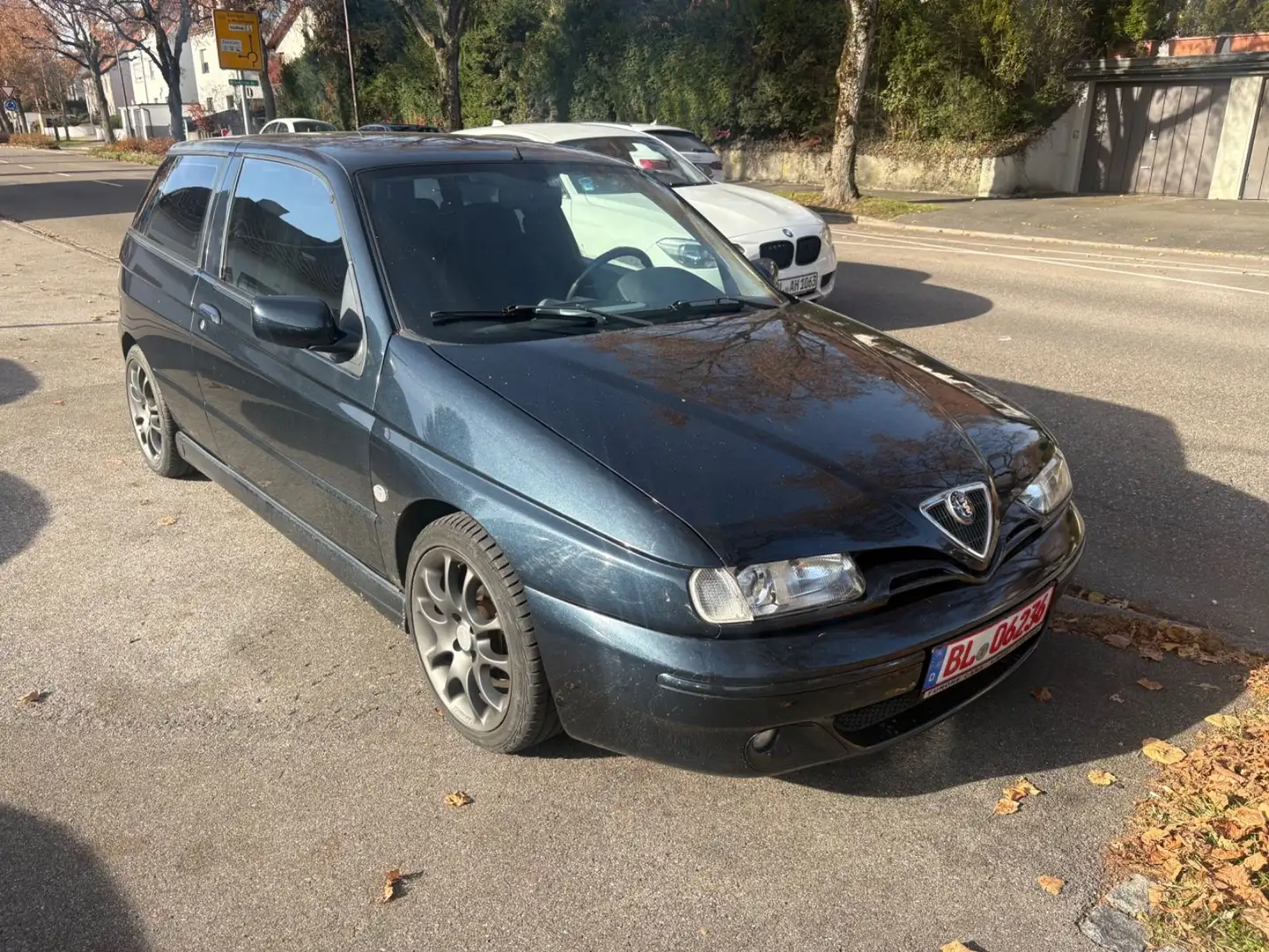 Alfa Romeo 145 1,6 16V TWINSPARK 2 HAND TÜV 10-27 Blau - 1