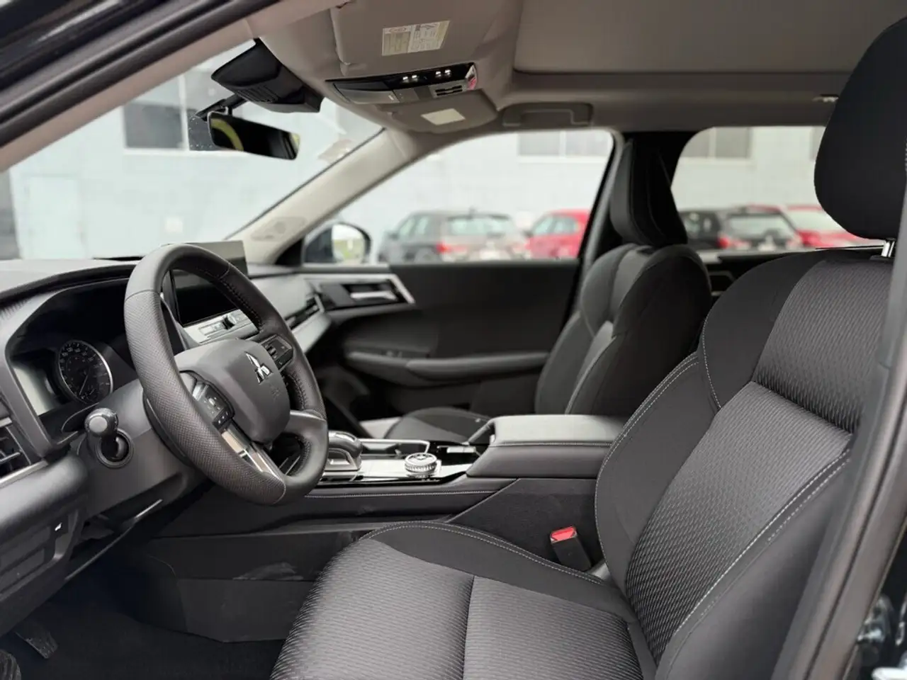 Mitsubishi Outlander снимка Mitsubishi Outlander