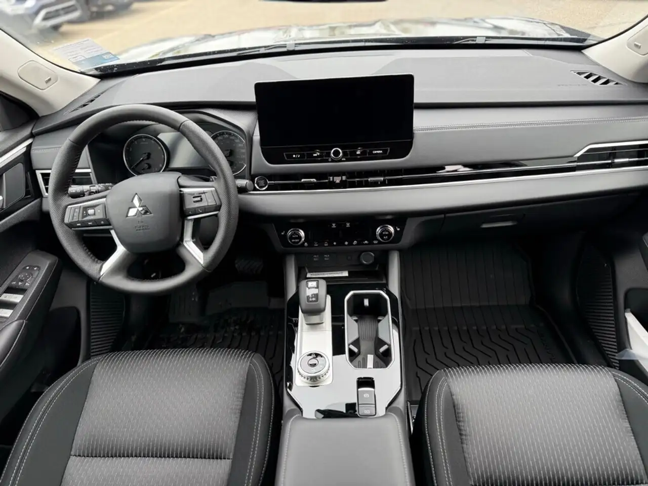 Mitsubishi Outlander снимка Mitsubishi Outlander
