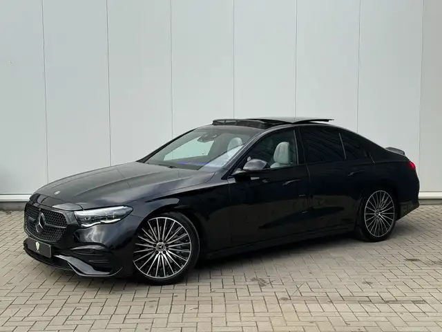 Mercedes-Benz E 300 e 9G-TRONIC AMG LINE Pano Superscreen FULL OPTION*
