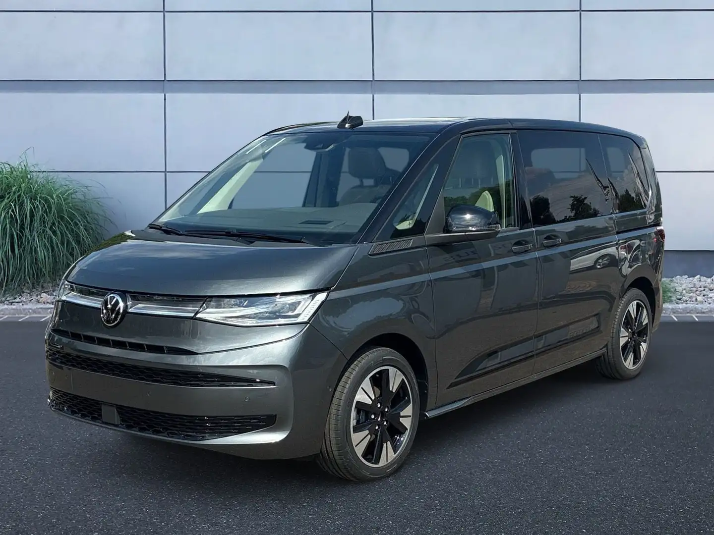 Volkswagen T7 Multivan Life 2.0 TDI DSG KÜ AHK, Matrix, Pano Grau - 1