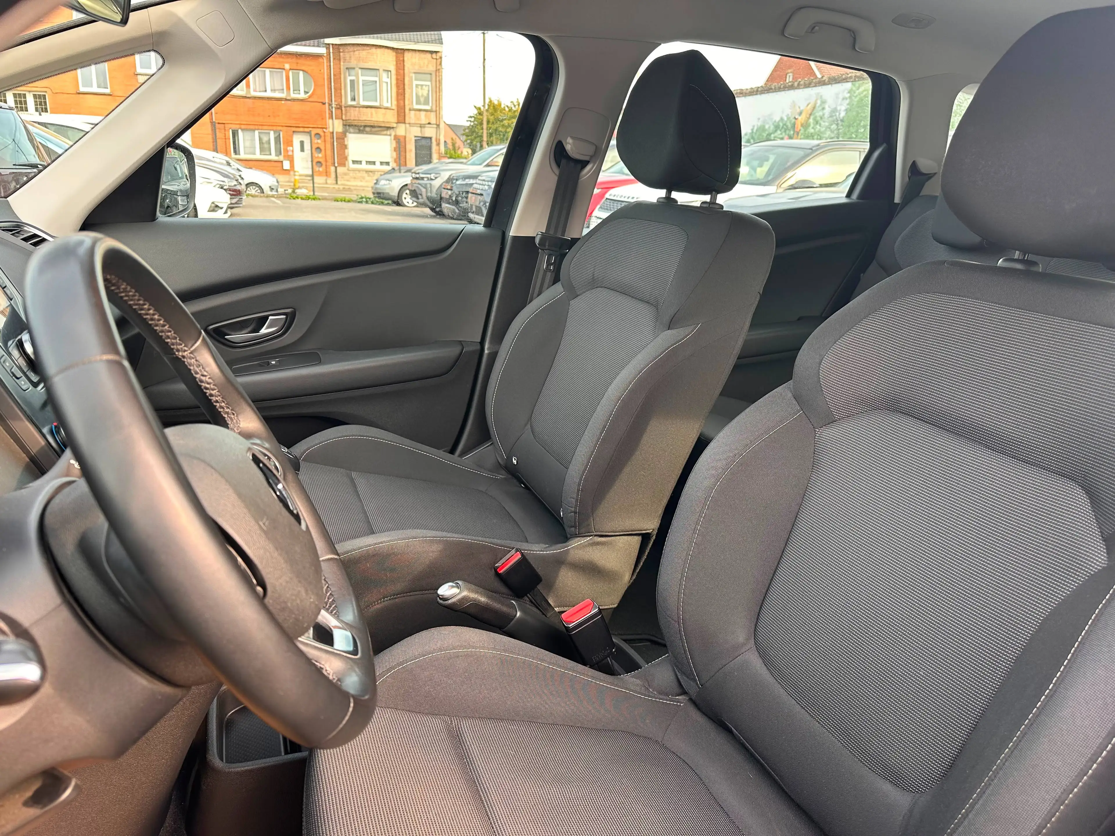 Renault Scenic Scenic 1.33 TCe Corporate / Att. Remorque — photo 21