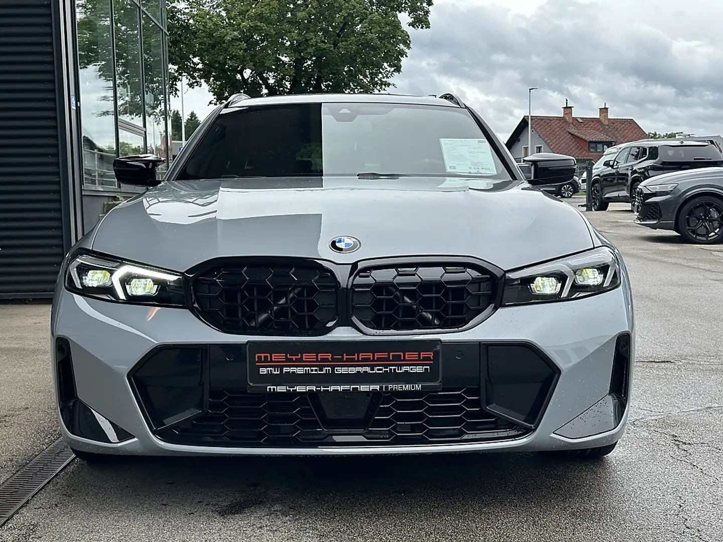 BMW 340 i xDrive Touring Aut. / Memory / HiFi / Widescreen Grau - 2