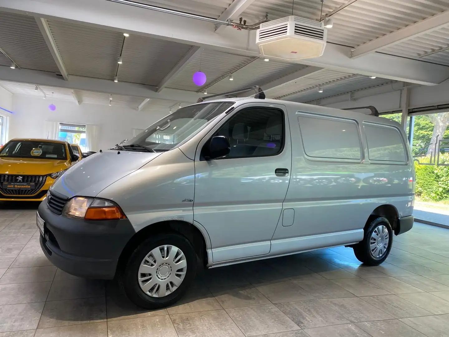 Toyota Hiace HI-ACE Kasten 2,5 TD *German Car*Klima* Argent - 1