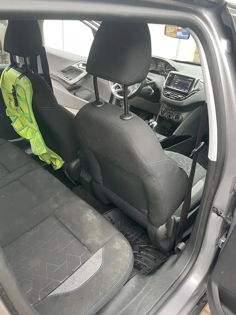 Peugeot 2008 1,2 PureTech 82 Signature S&S - 2