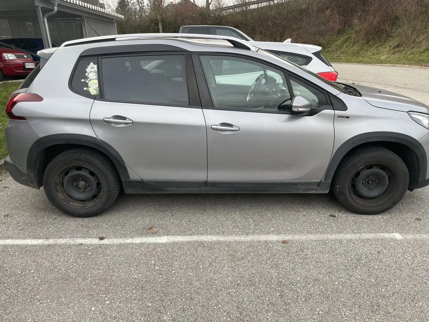 Peugeot 2008 1,2 PureTech 82 Signature S&S - 1