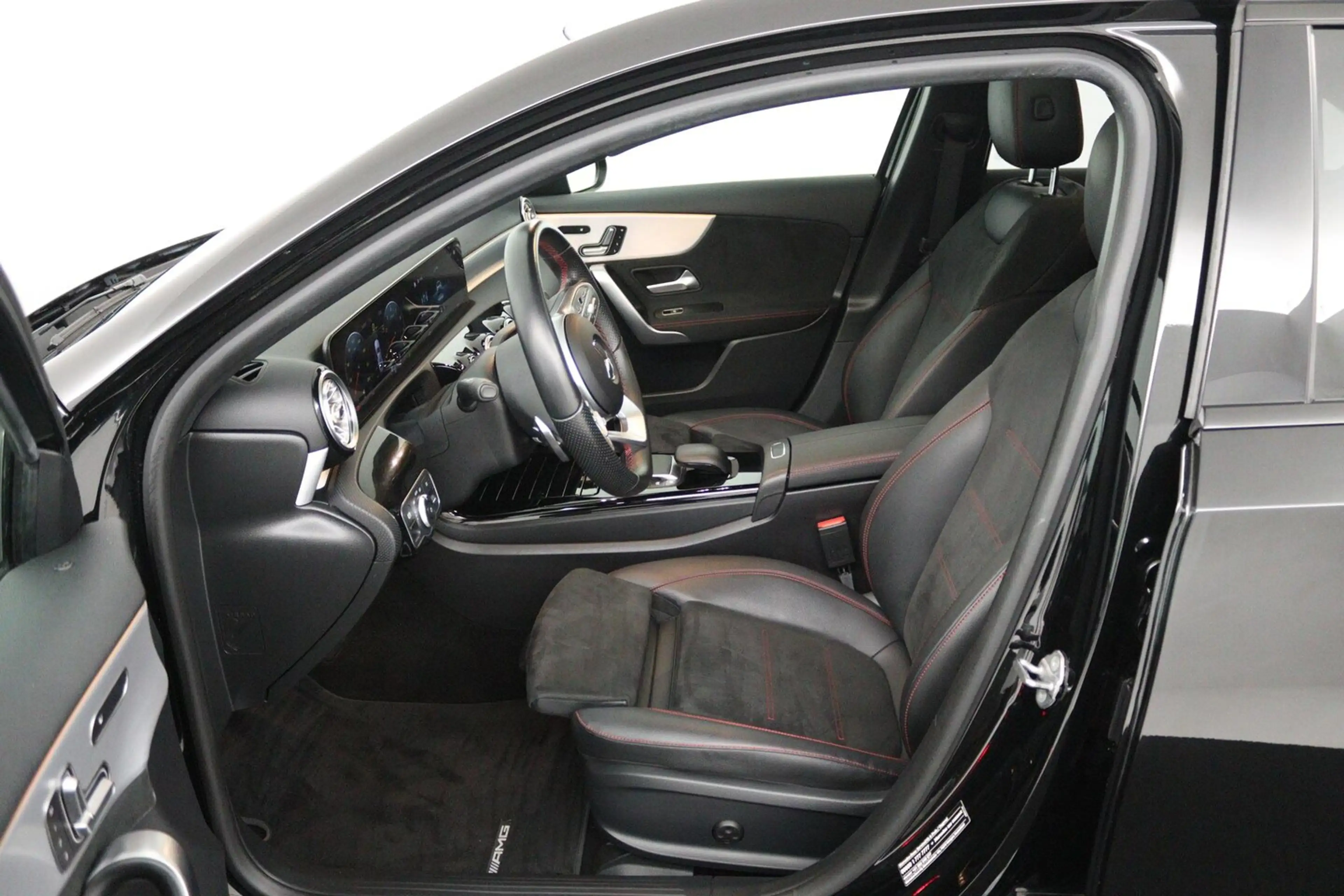 Mercedes-Benz A 200 Business Solution AMG (PANORAMADAK, STOELVERWARMIN — photo 22