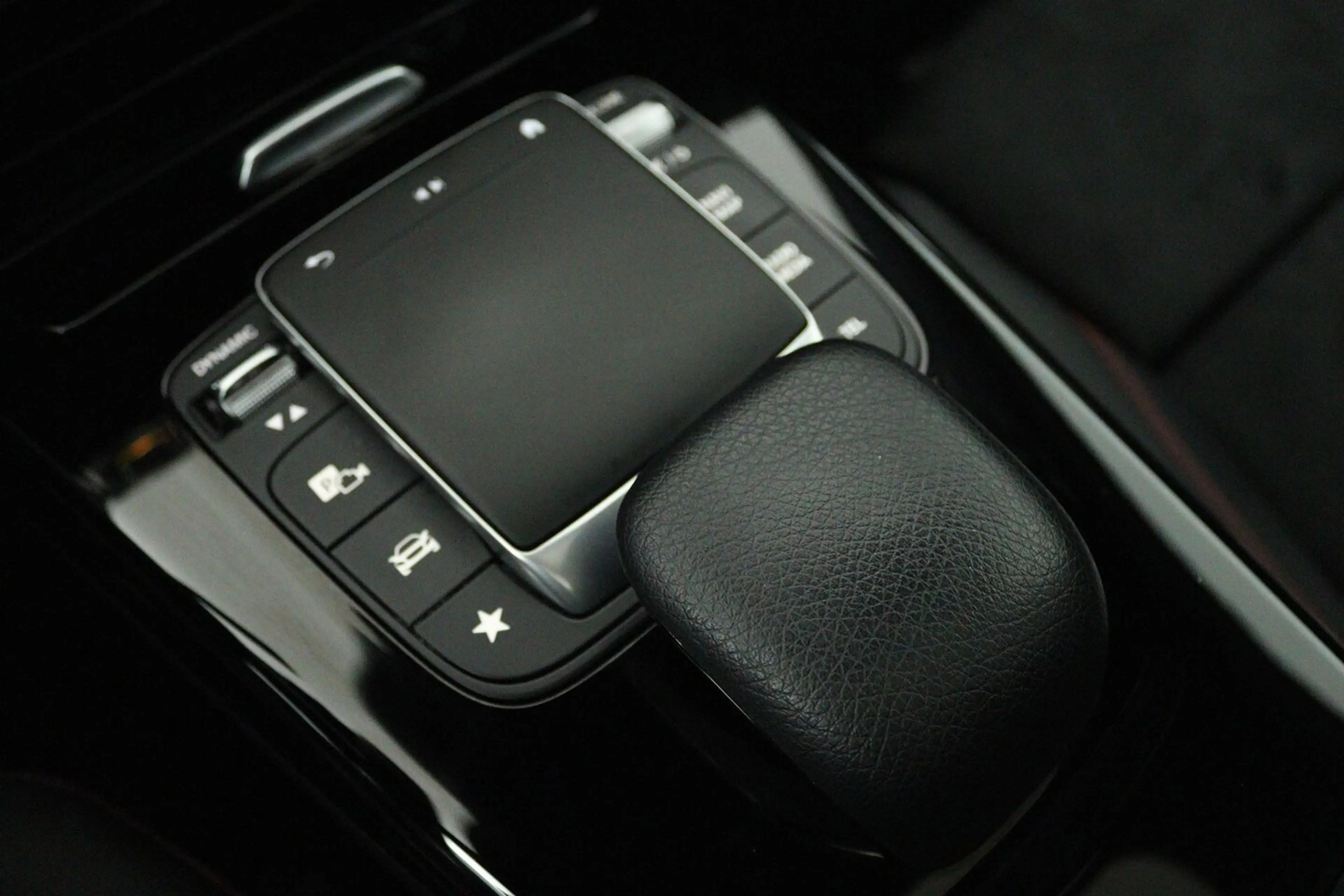 Mercedes-Benz A 200 Business Solution AMG (PANORAMADAK, STOELVERWARMIN — photo 17
