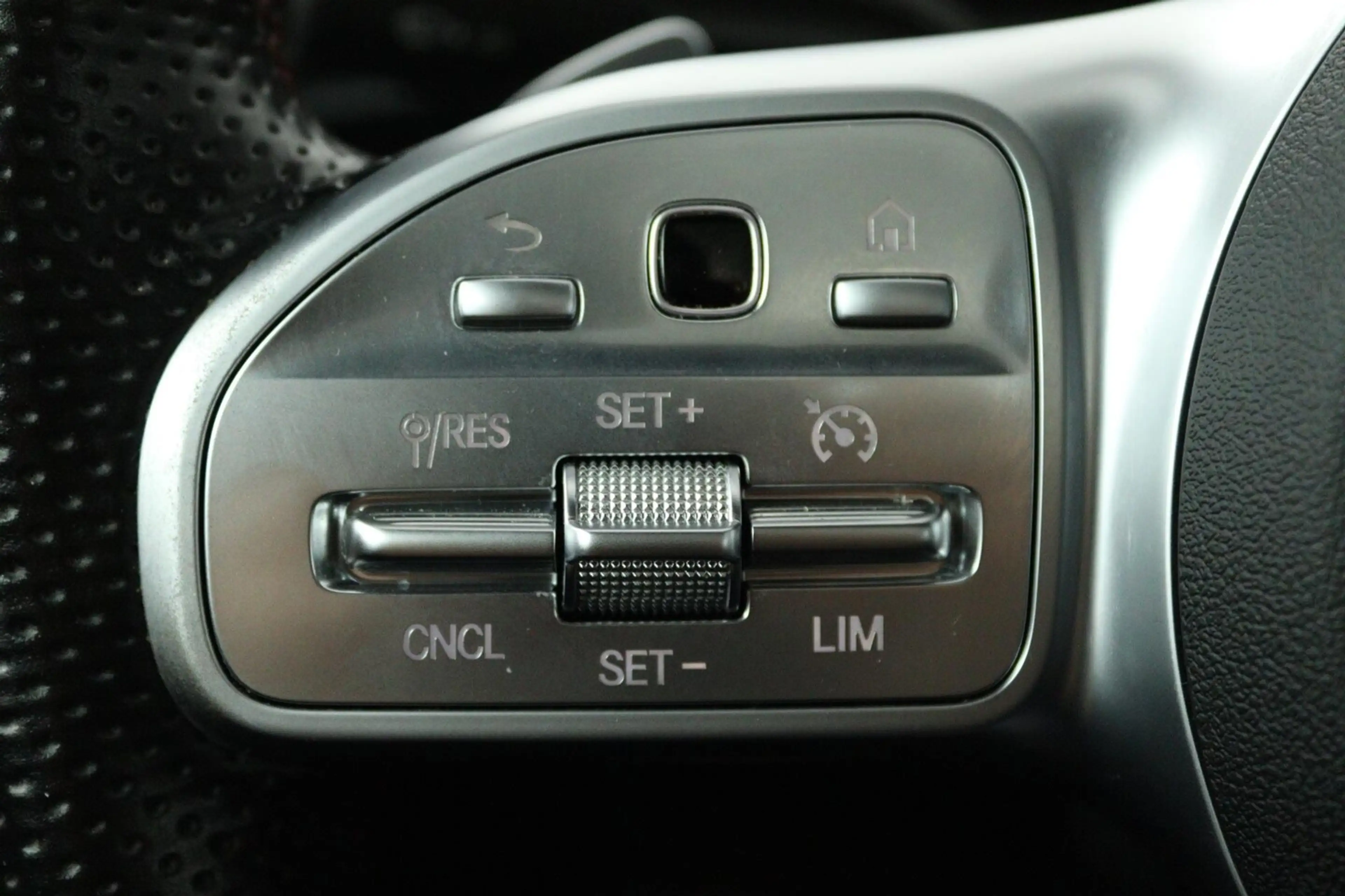 Mercedes-Benz A 200 Business Solution AMG (PANORAMADAK, STOELVERWARMIN — photo 10
