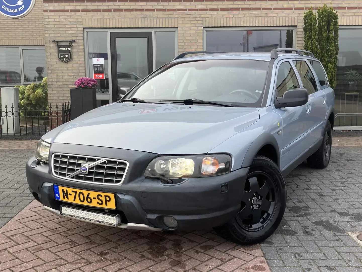 Volvo XC70 2.5 T | Trekhaak | Leder | Camera | Handel/Export Argent - 2