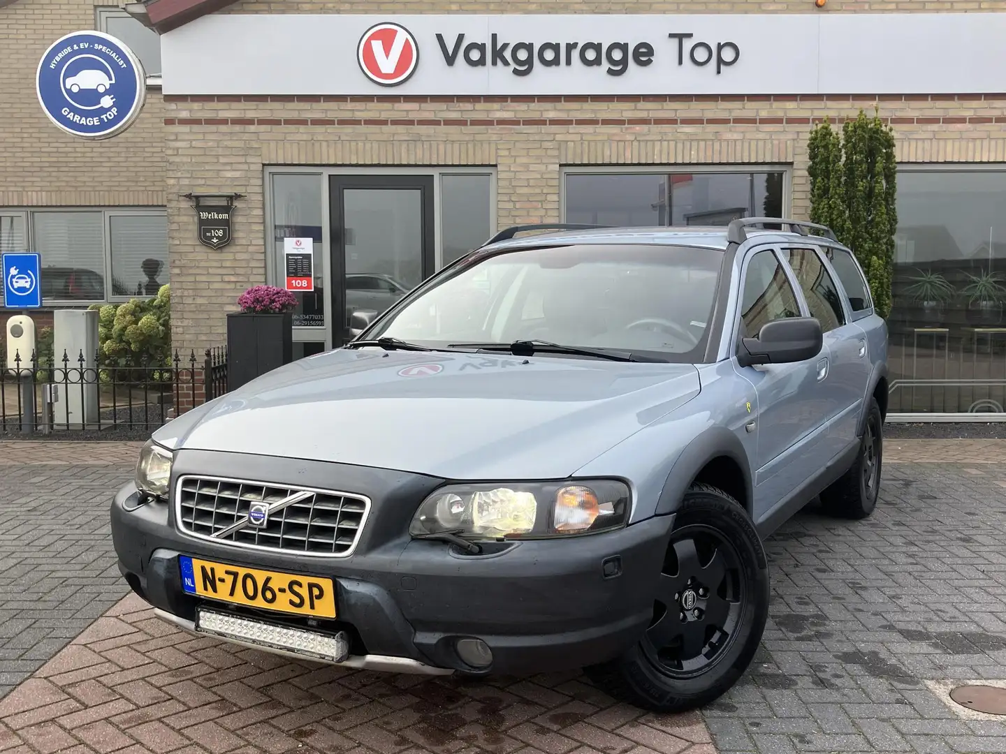 Volvo XC70 2.5 T | Trekhaak | Leder | Camera | Handel/Export Argent - 1