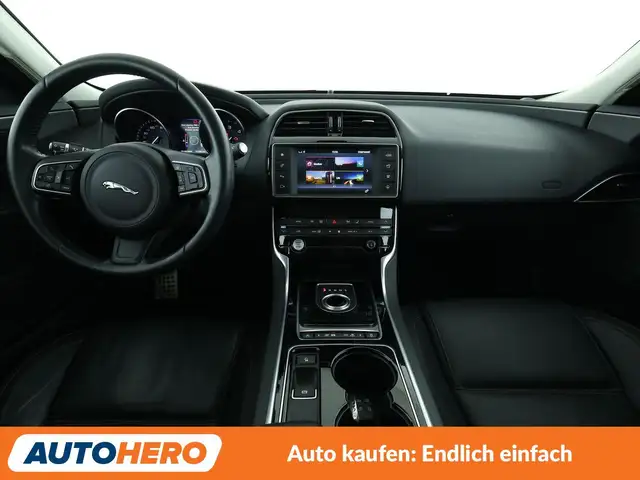 Jaguar Xe view 12