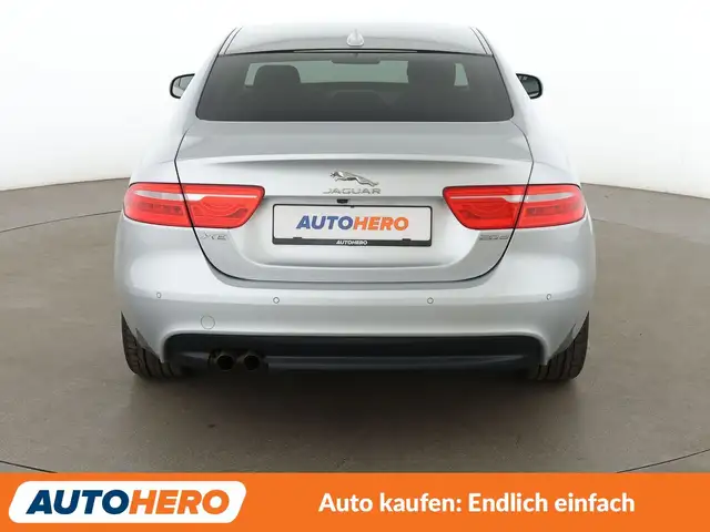 Jaguar Xe view 5