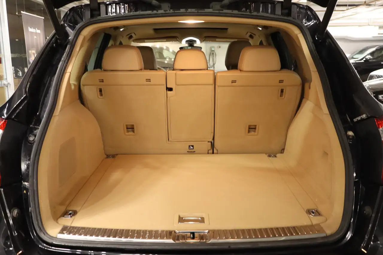 Porsche Cayenne снимка Porsche Cayenne