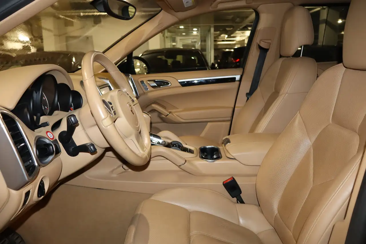 Porsche Cayenne снимка Porsche Cayenne
