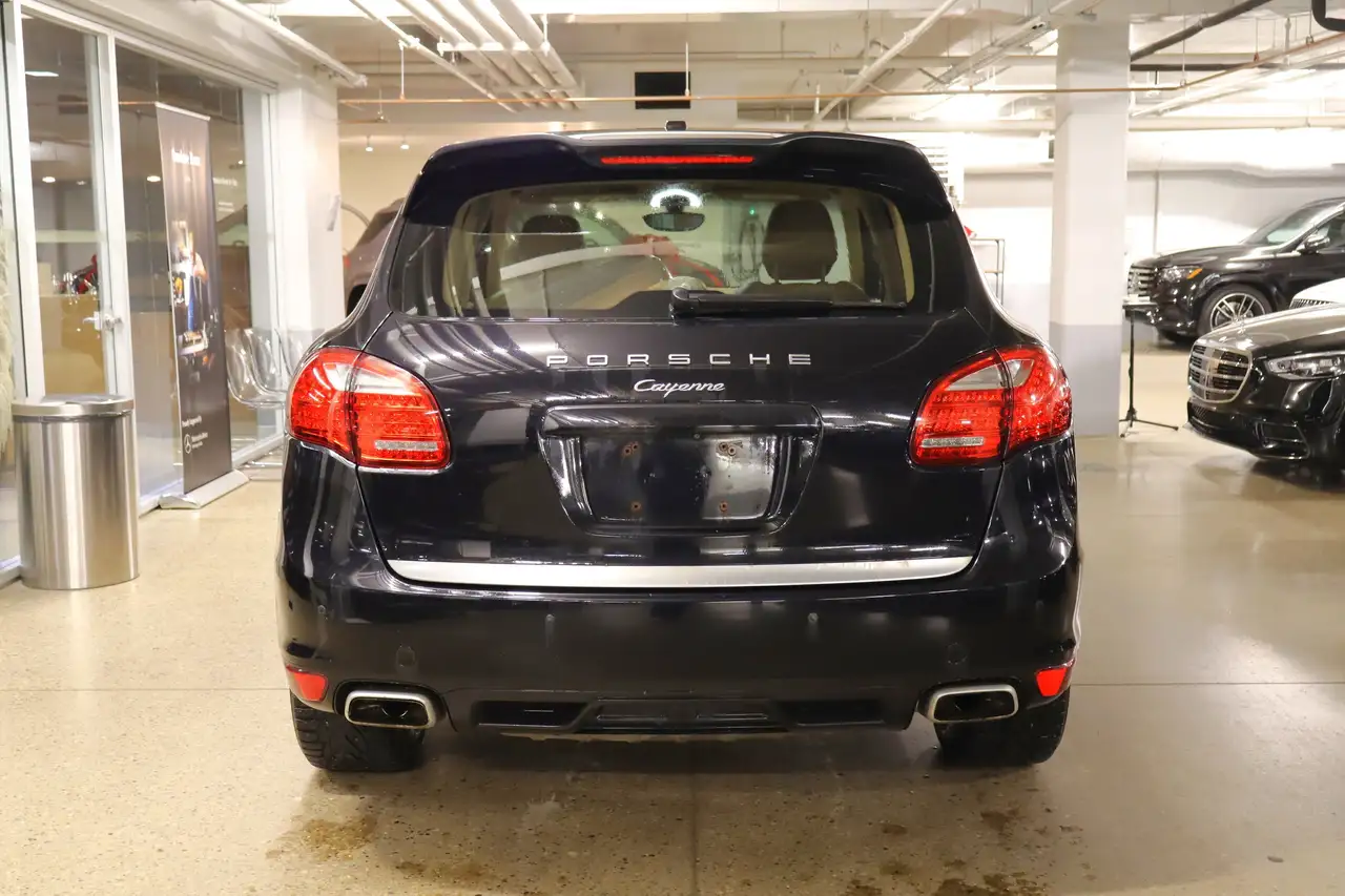 Porsche Cayenne снимка Porsche Cayenne