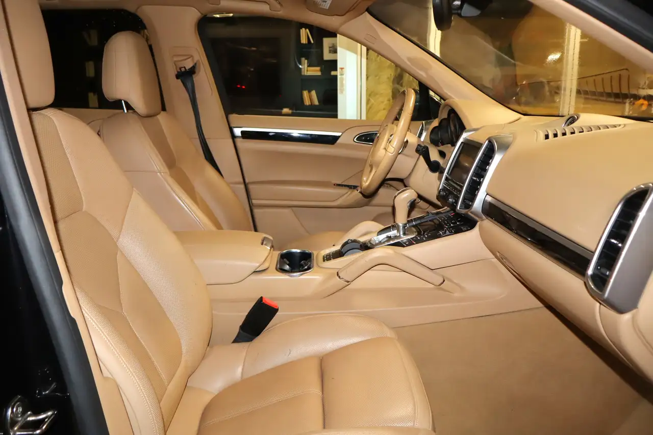 Porsche Cayenne снимка Porsche Cayenne