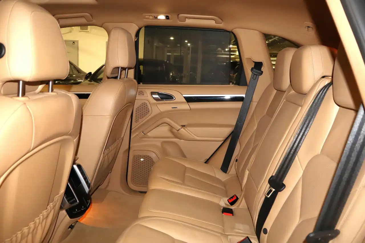 Porsche Cayenne снимка Porsche Cayenne