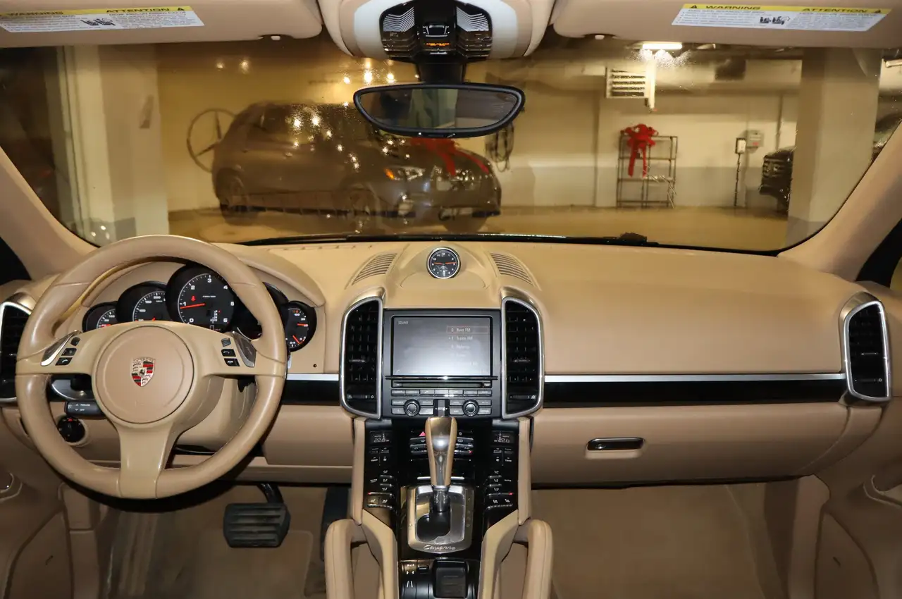 Porsche Cayenne снимка Porsche Cayenne
