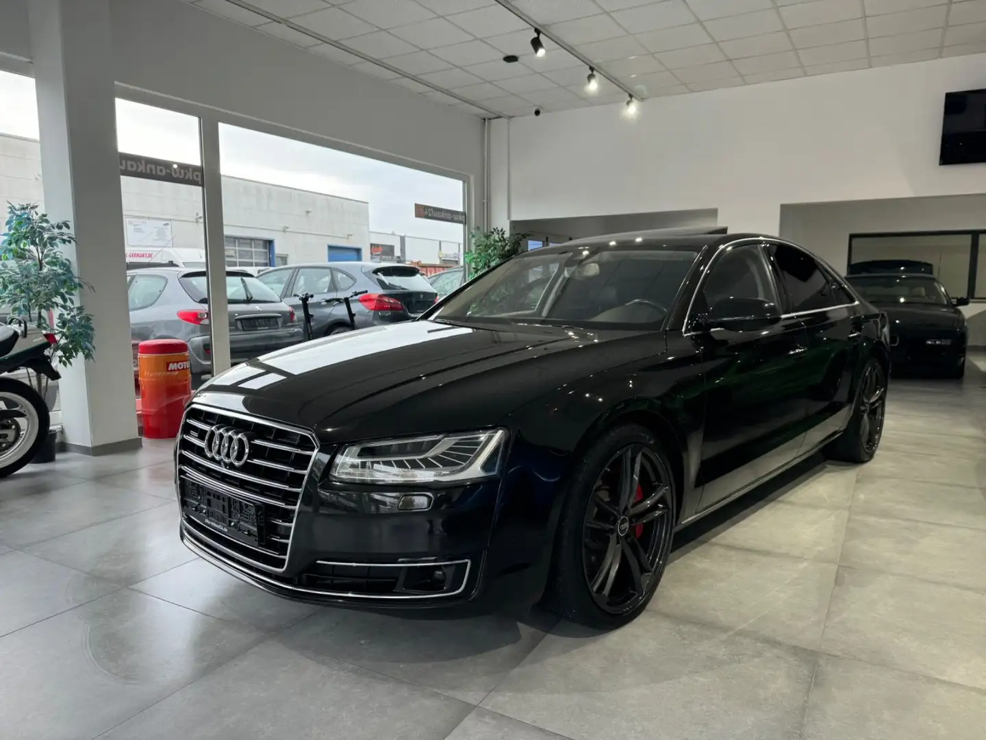 Audi A8 4.2 TDI clean diesel quattro Schwarz - 2