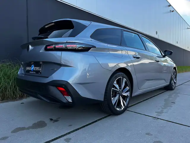 Peugeot 308 SW view 3