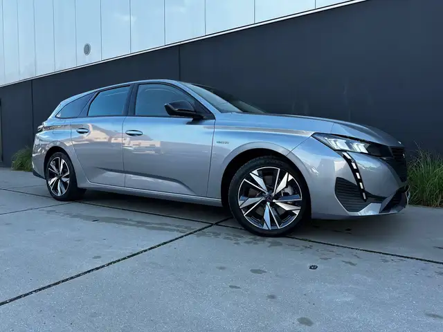 Peugeot 308 SW main image