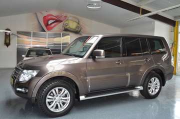 3.2 DI-D SUV-Star 7 Sitze Leder Sehr gepflegt