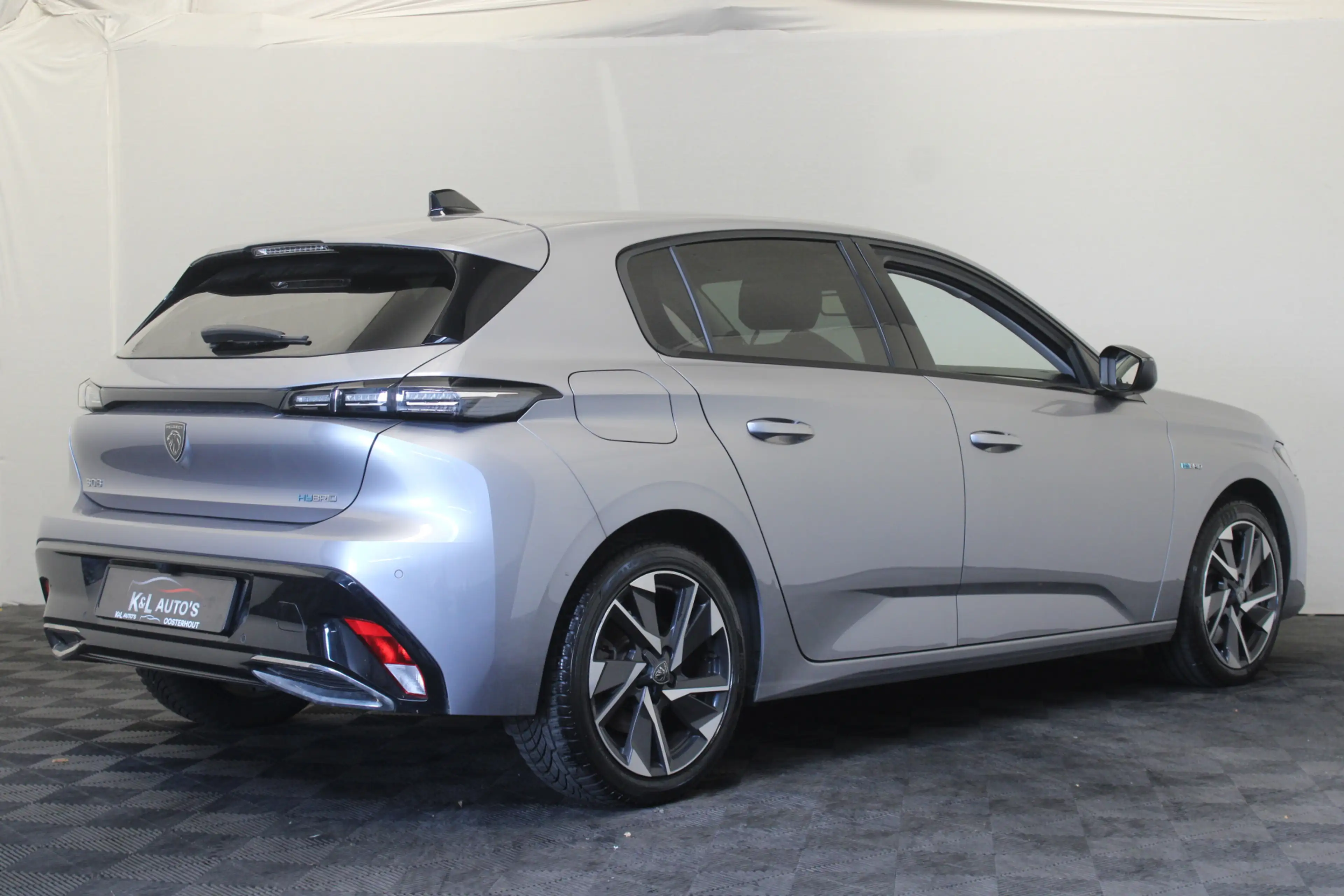 Peugeot 308 1.6 Plug-in Hybrid 180 Allure — photo 9
