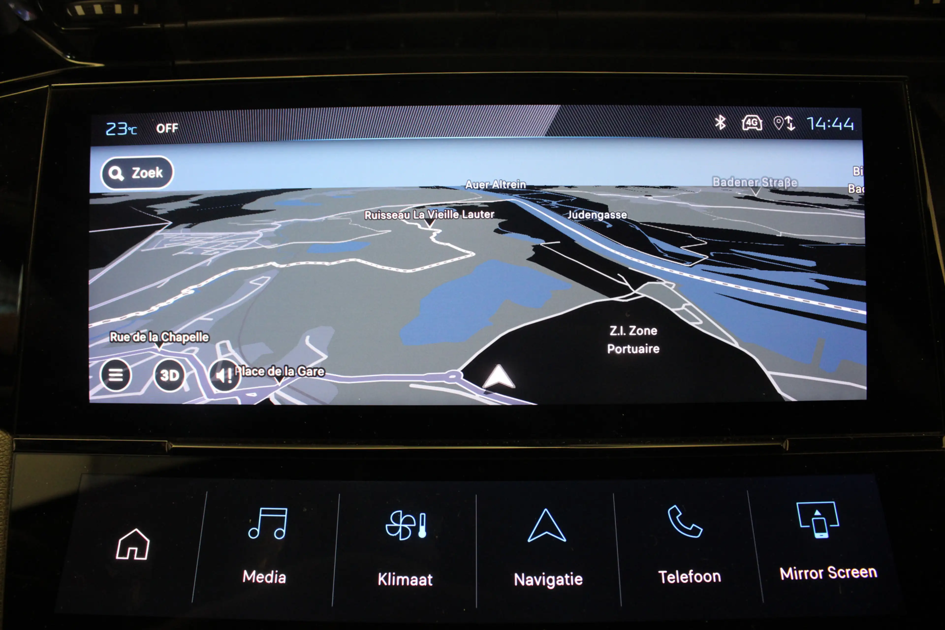 Peugeot 308 1.6 Plug-in Hybrid 180 Allure — photo 6