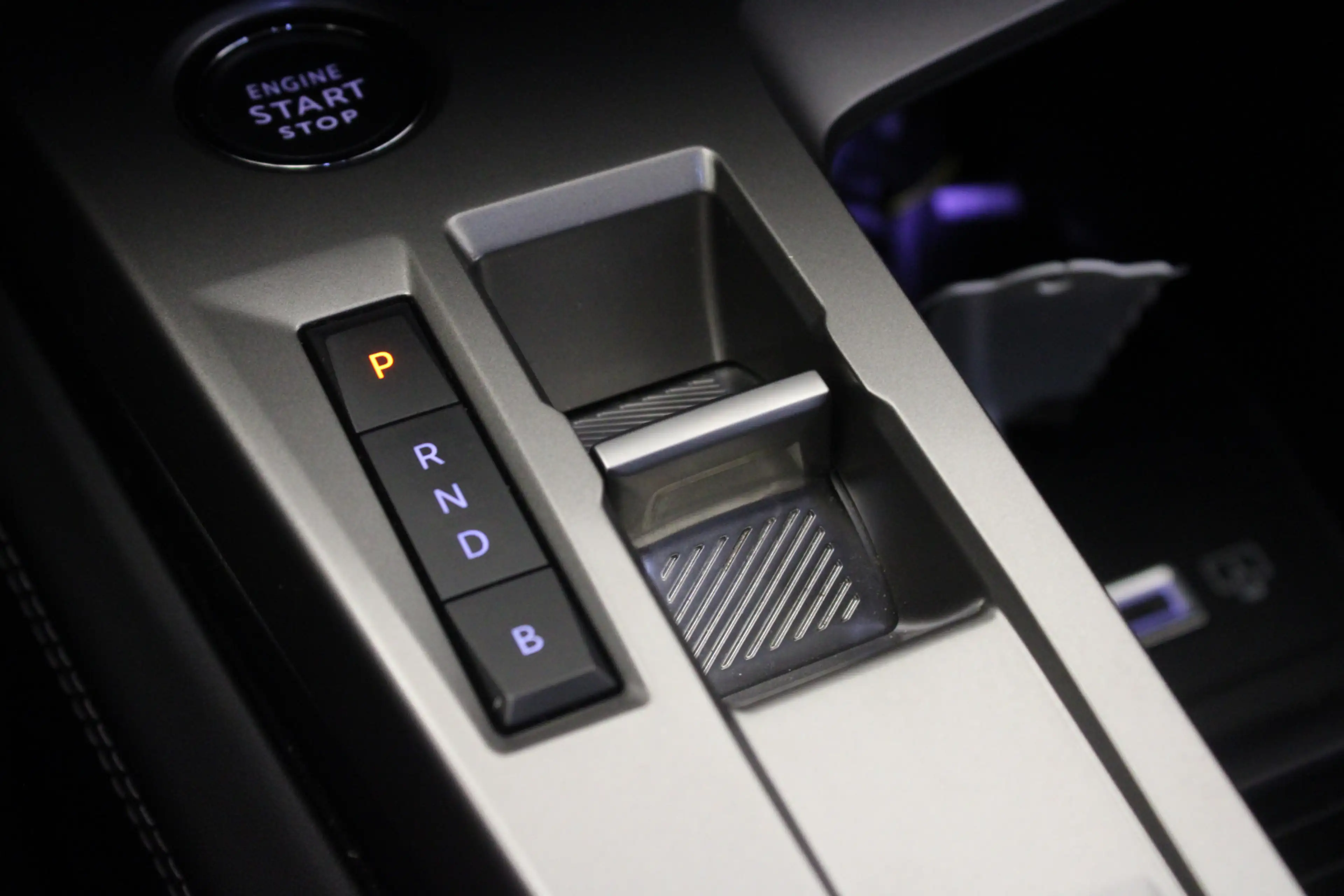 Peugeot 308 1.6 Plug-in Hybrid 180 Allure — photo 20