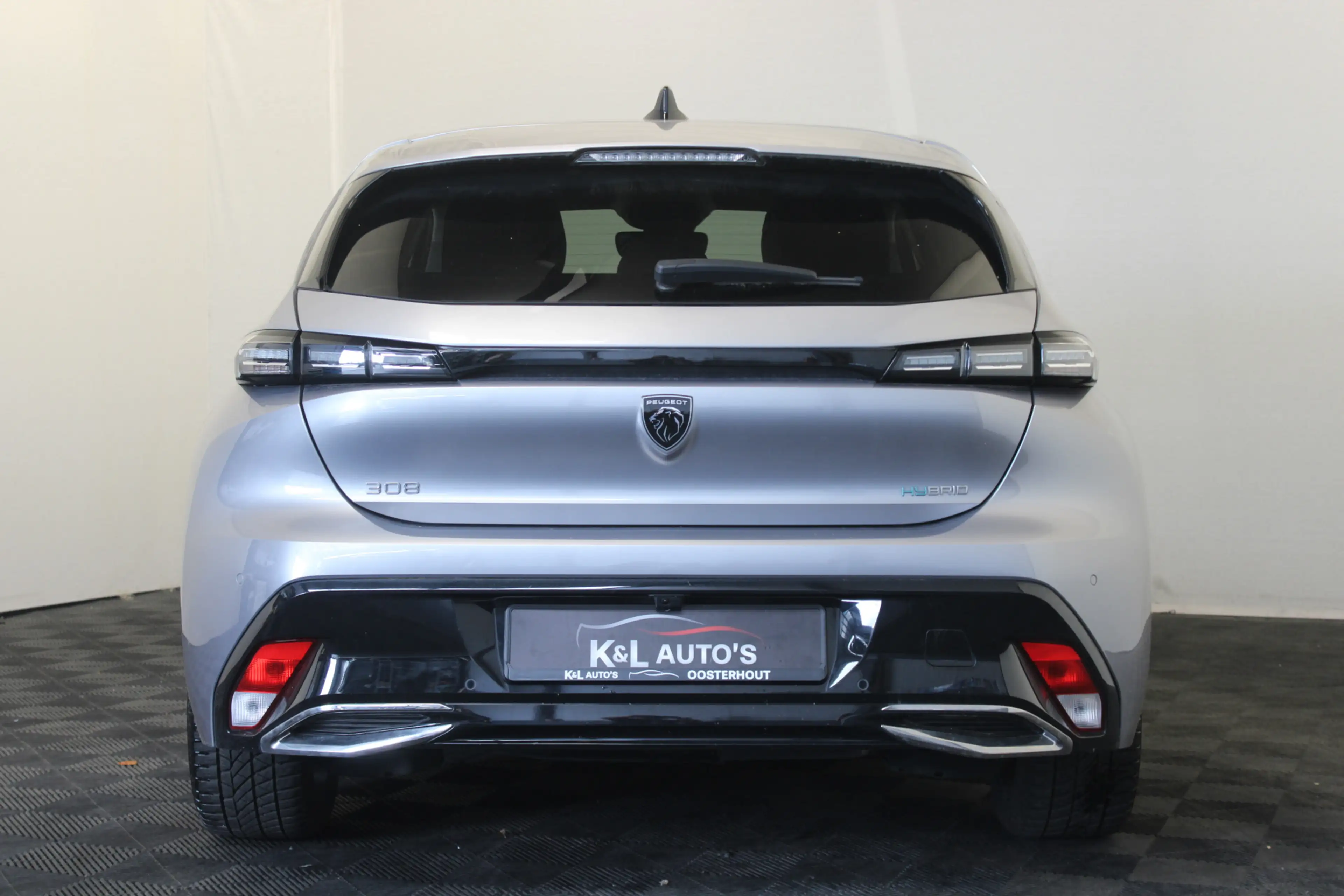 Peugeot 308 1.6 Plug-in Hybrid 180 Allure — photo 8