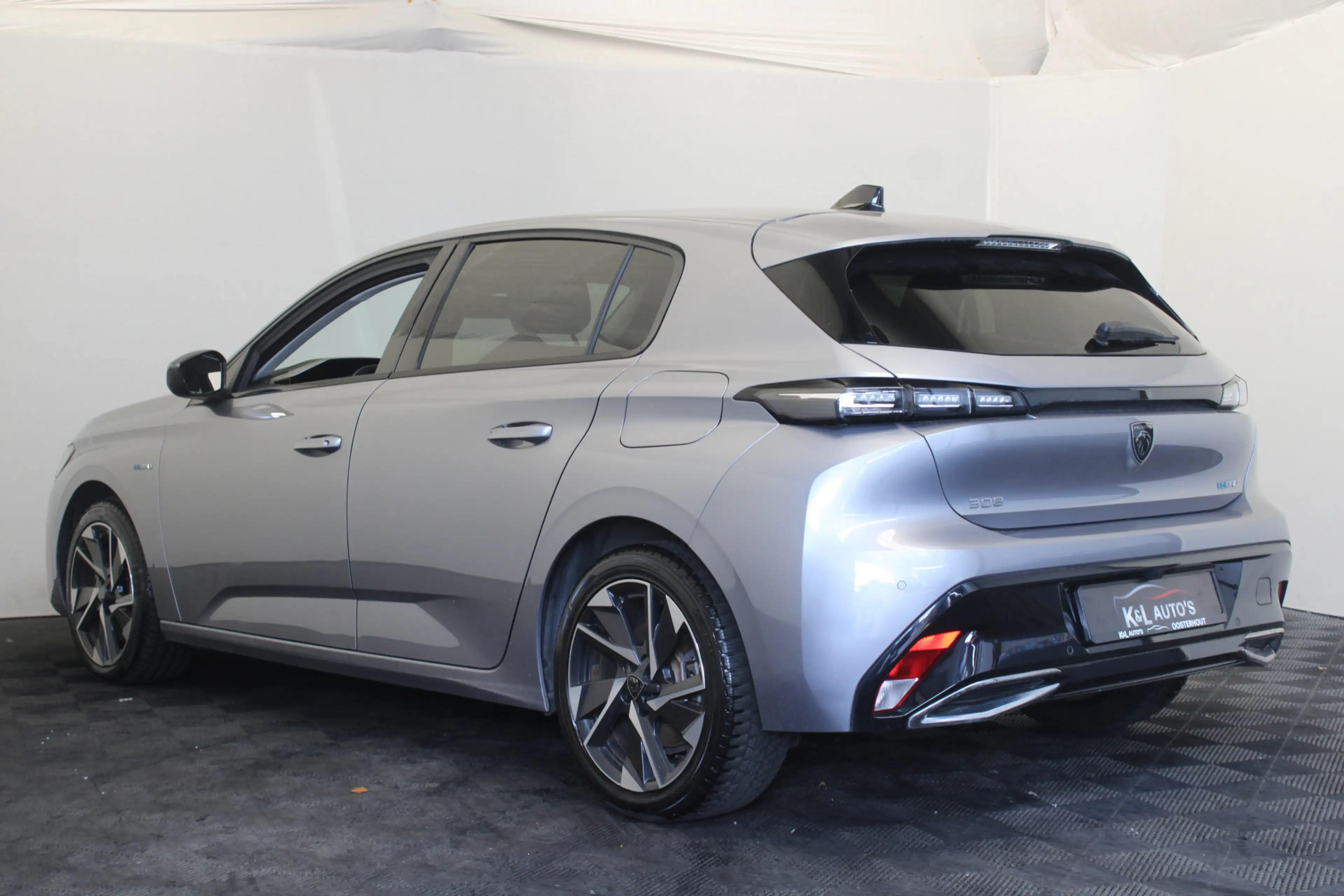 Peugeot 308 1.6 Plug-in Hybrid 180 Allure — photo 7