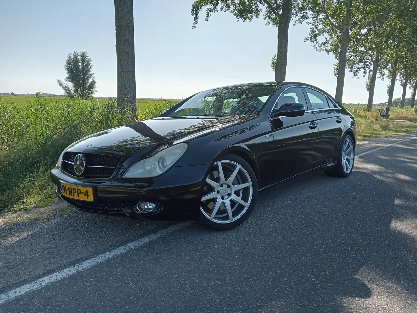 Mercedes-Benz CLS 500 PRESTIGE PLUS Zwart - 1
