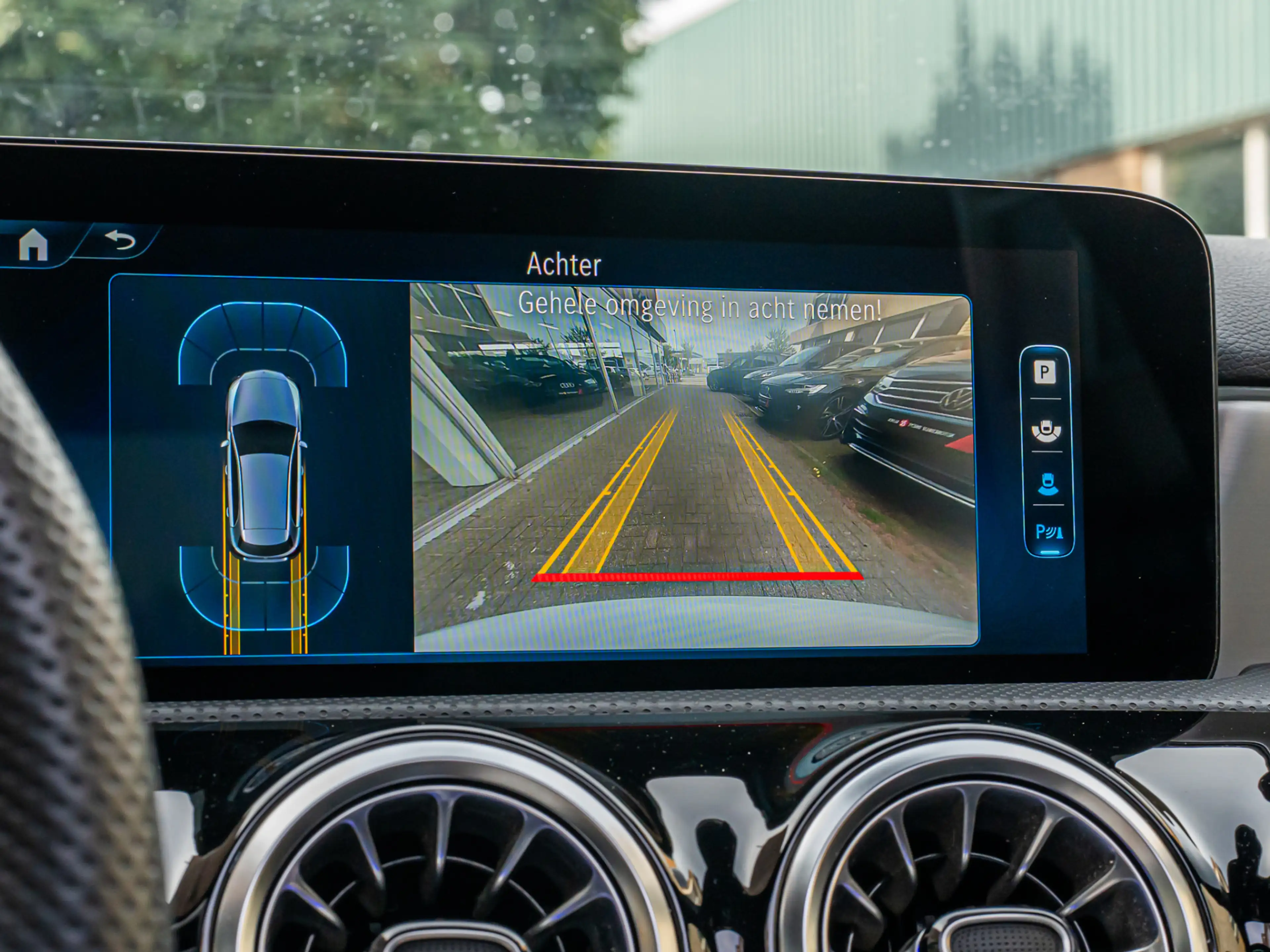 Mercedes-Benz A 250 e AMG Line PANO CAMERA 19 INCH MULTIBEAM NIGHT PAK — photo 7