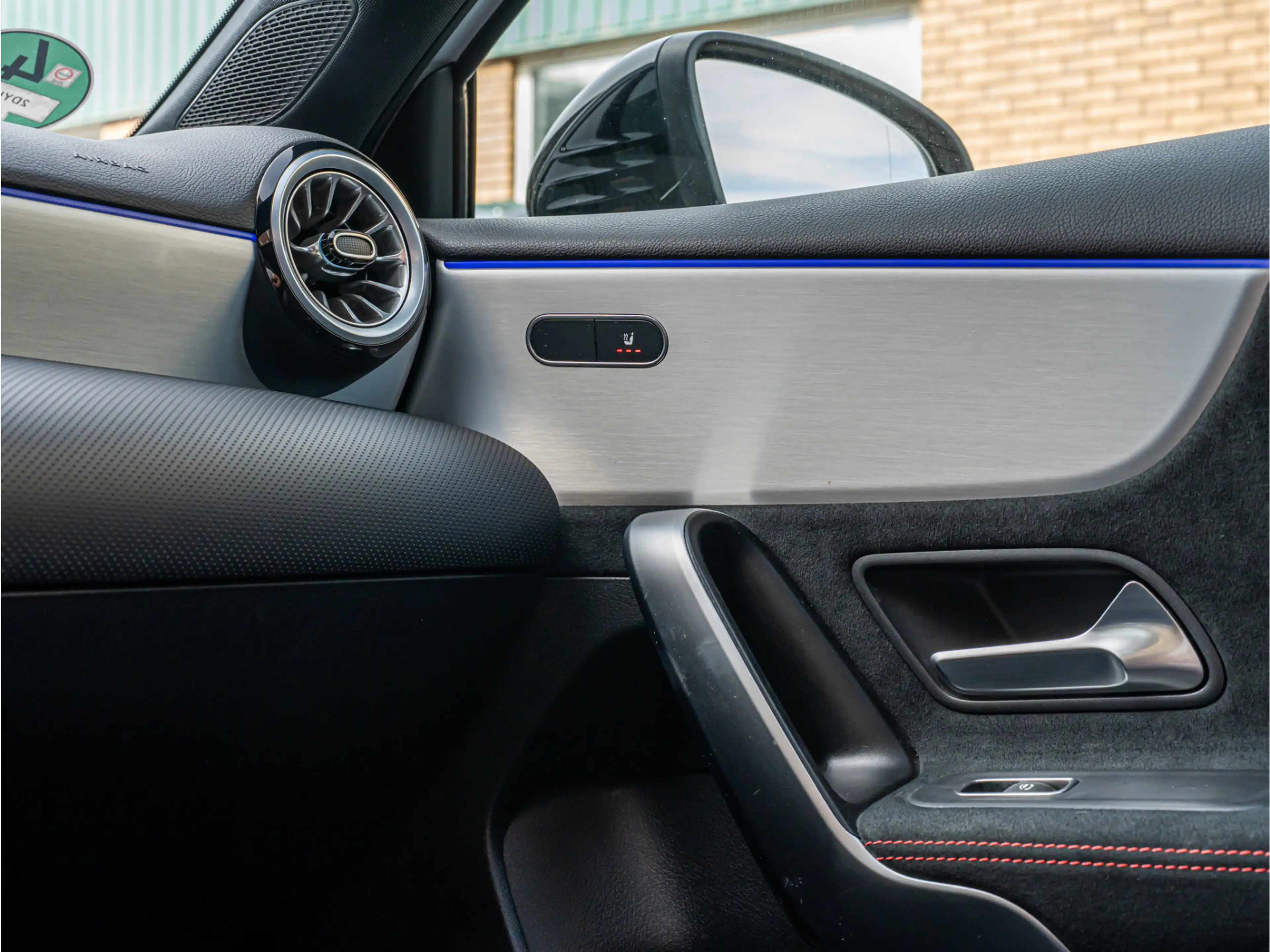 Mercedes-Benz A 250 e AMG Line PANO CAMERA 19 INCH MULTIBEAM NIGHT PAK — photo 12