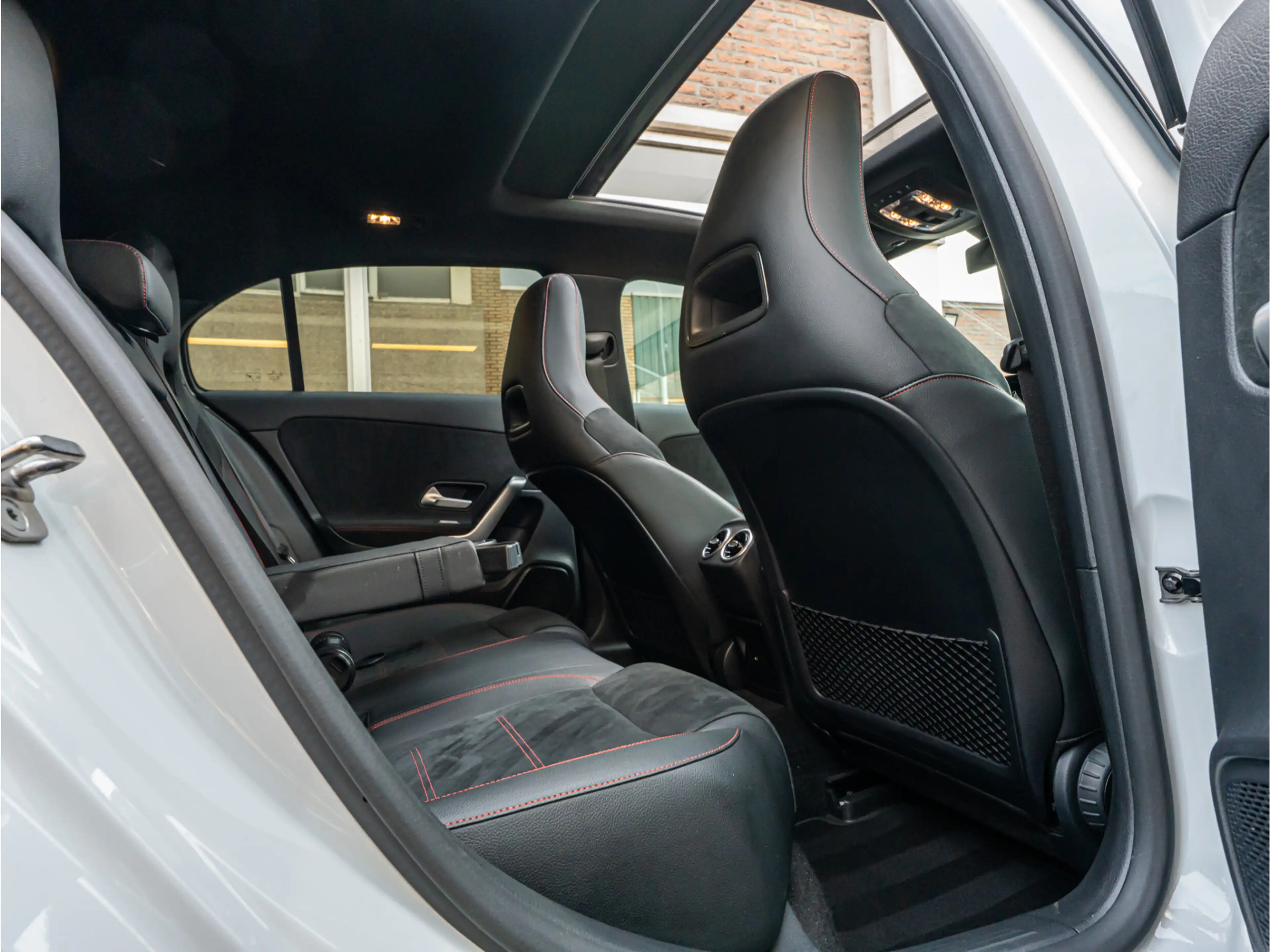 Mercedes-Benz A 250 e AMG Line PANO CAMERA 19 INCH MULTIBEAM NIGHT PAK — photo 21