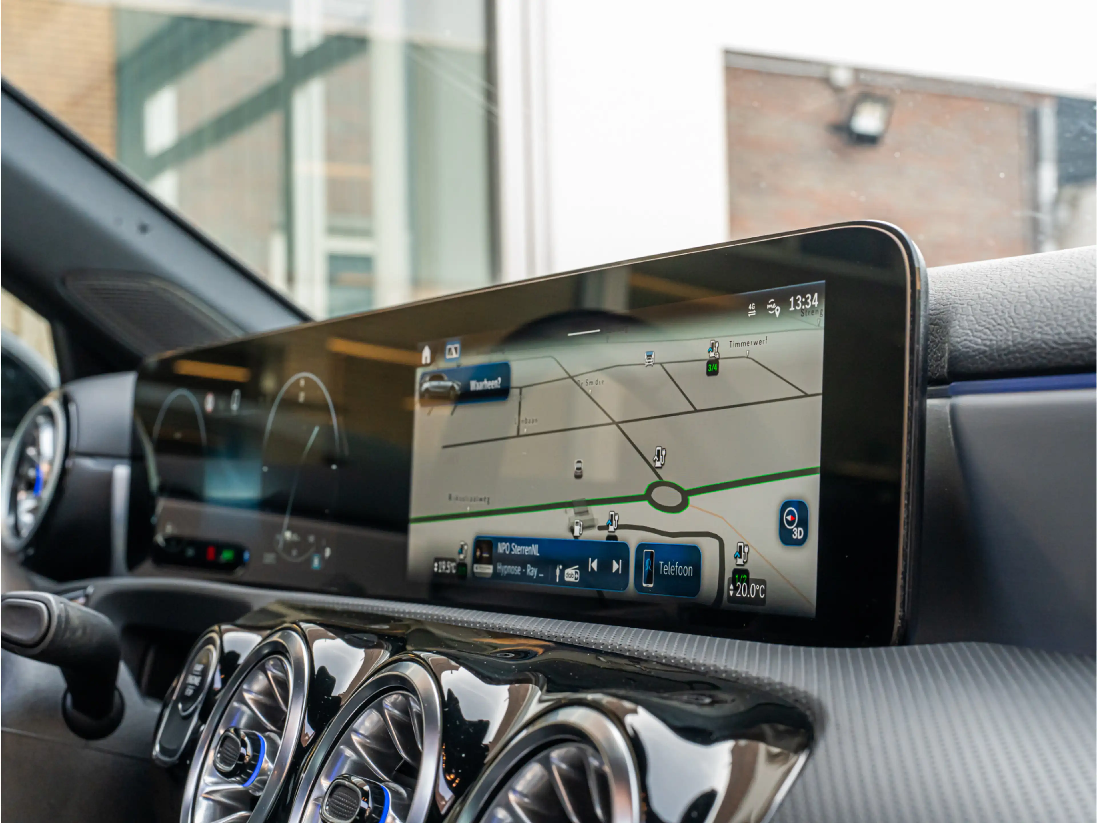 Mercedes-Benz A 250 e AMG Line PANO CAMERA 19 INCH MULTIBEAM NIGHT PAK — photo 23