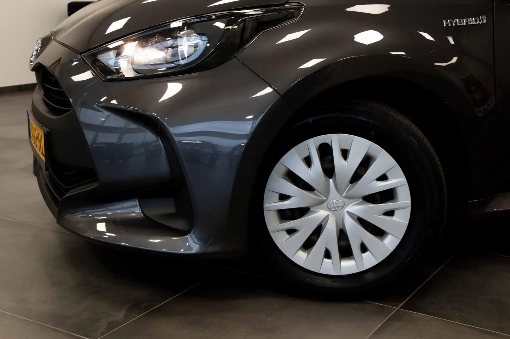 Toyota Yaris 1.5 Hybrid Active |Camera|AdaptieveCruiseControl|A Grau - 2