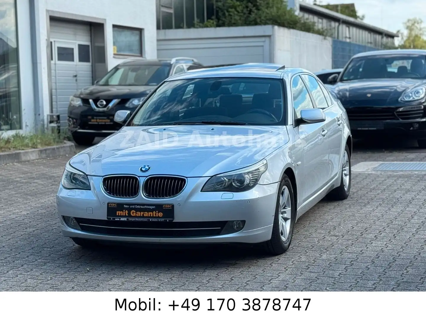 BMW 523 i Baureihe 5 Lim.*Aut*PDC*Schiebedach*NAVI*XE Stříbrná - 1