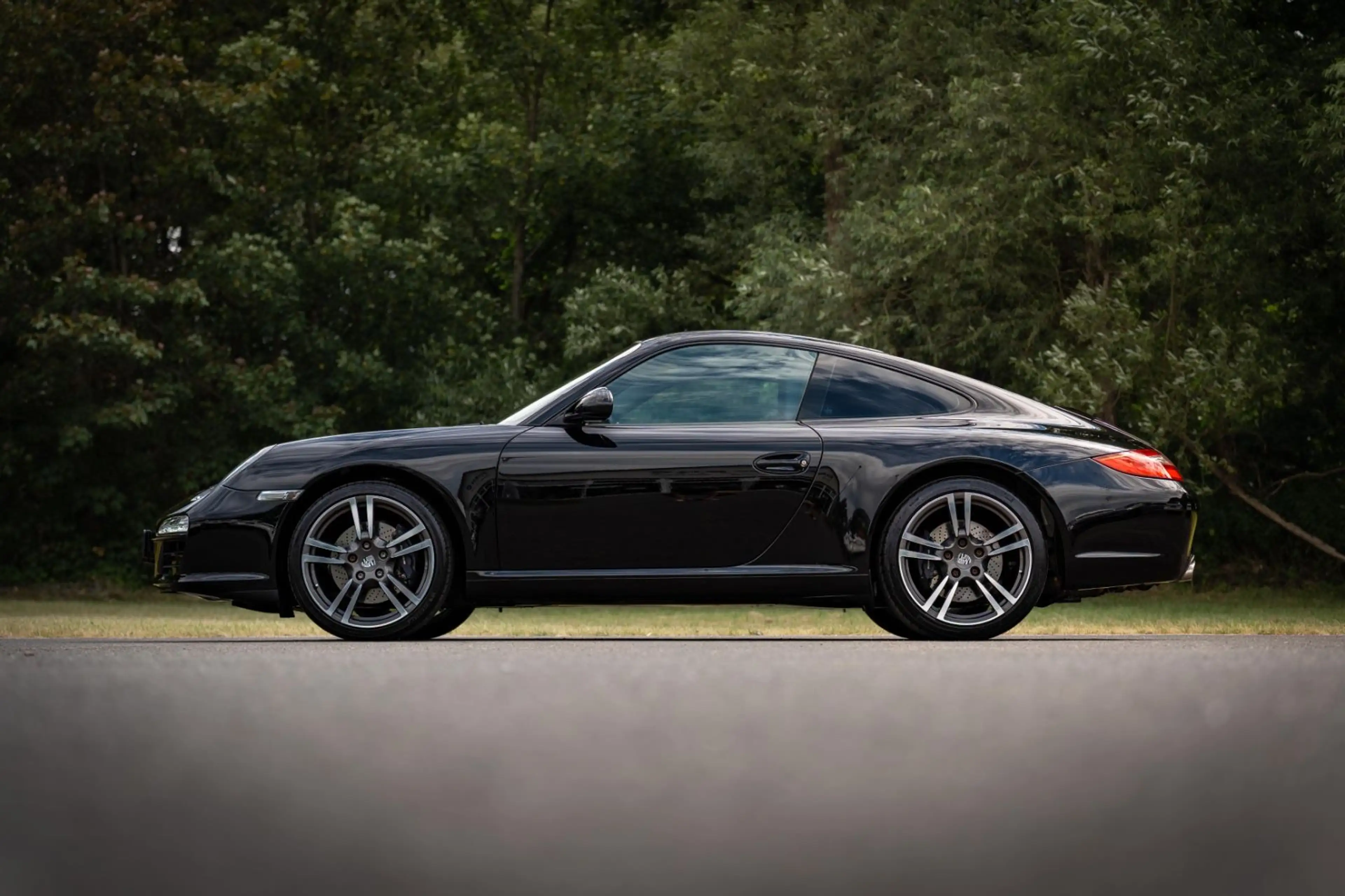 Porsche 911 Carrera Black Edition Coupe — photo 10