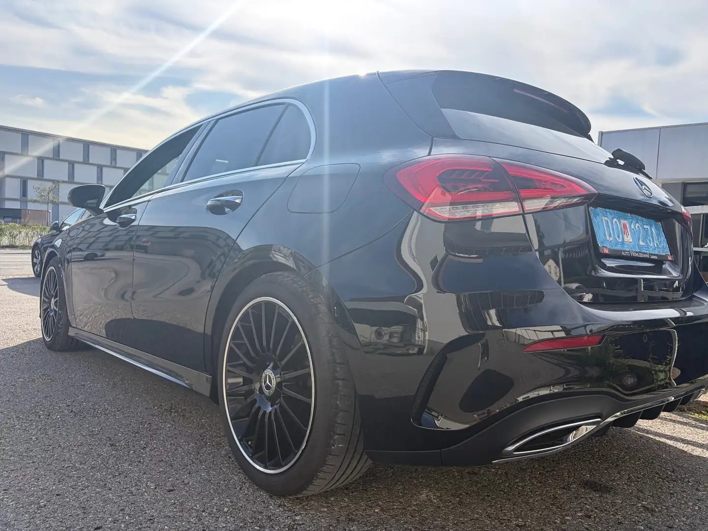 Mercedes-Benz A 180 A 180 d (177.010)AMG line Schwarz - 2