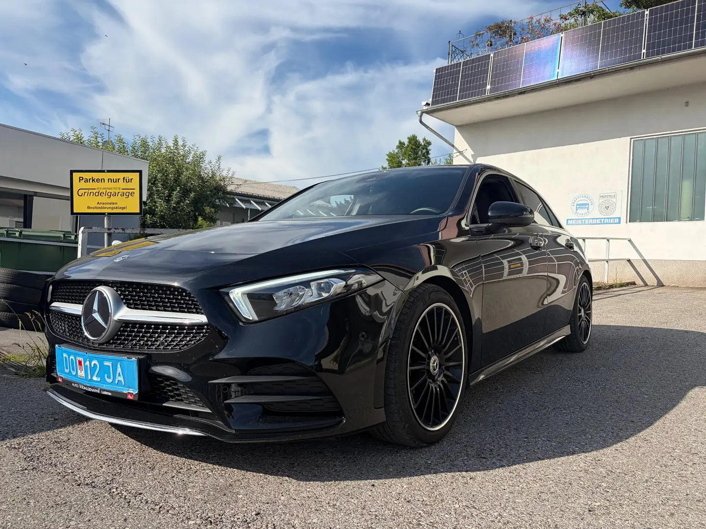 Mercedes-Benz A 180 A 180 d (177.010)AMG line Schwarz - 1