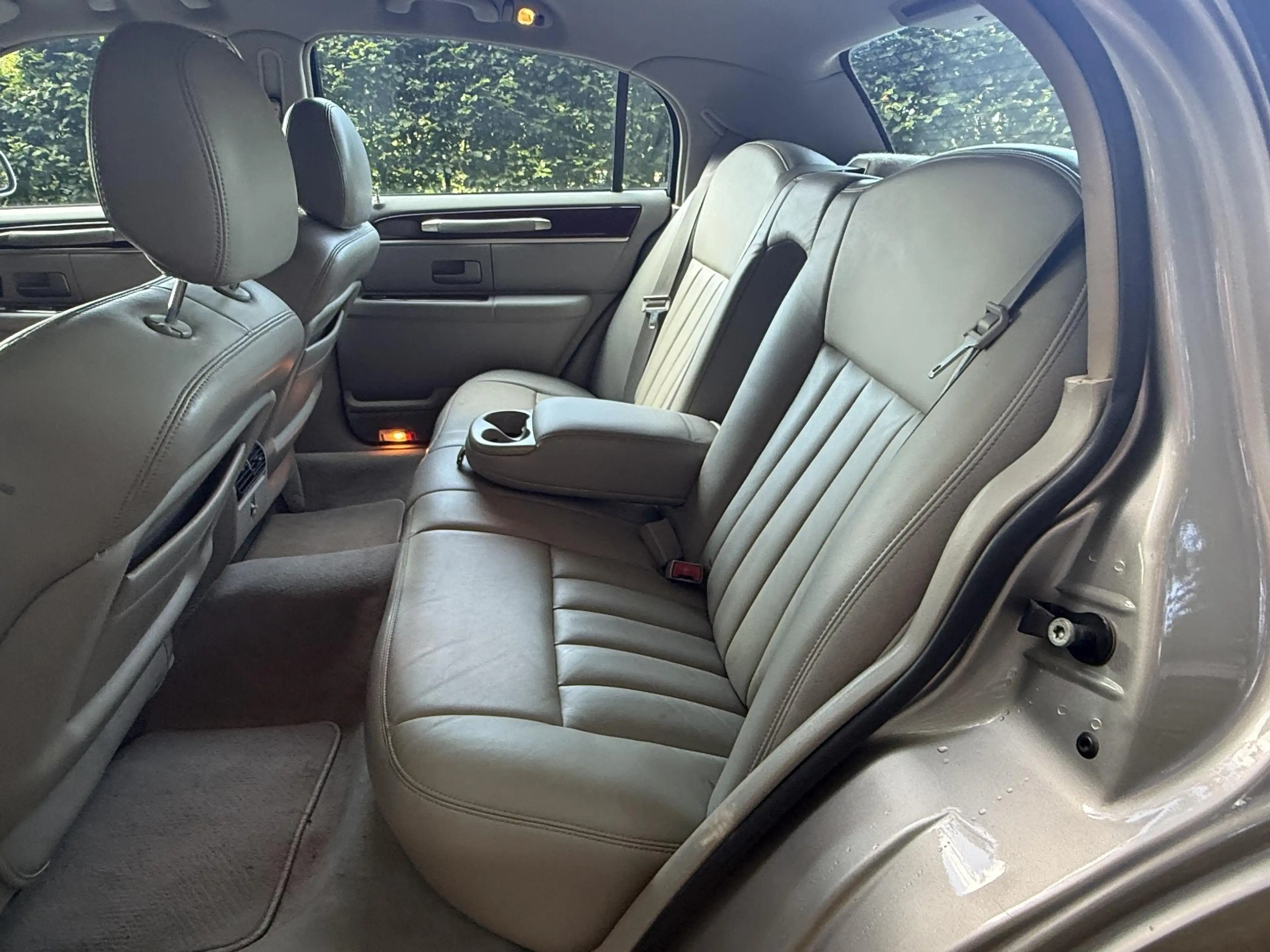 Lincoln Town Car Towncar — photo 12