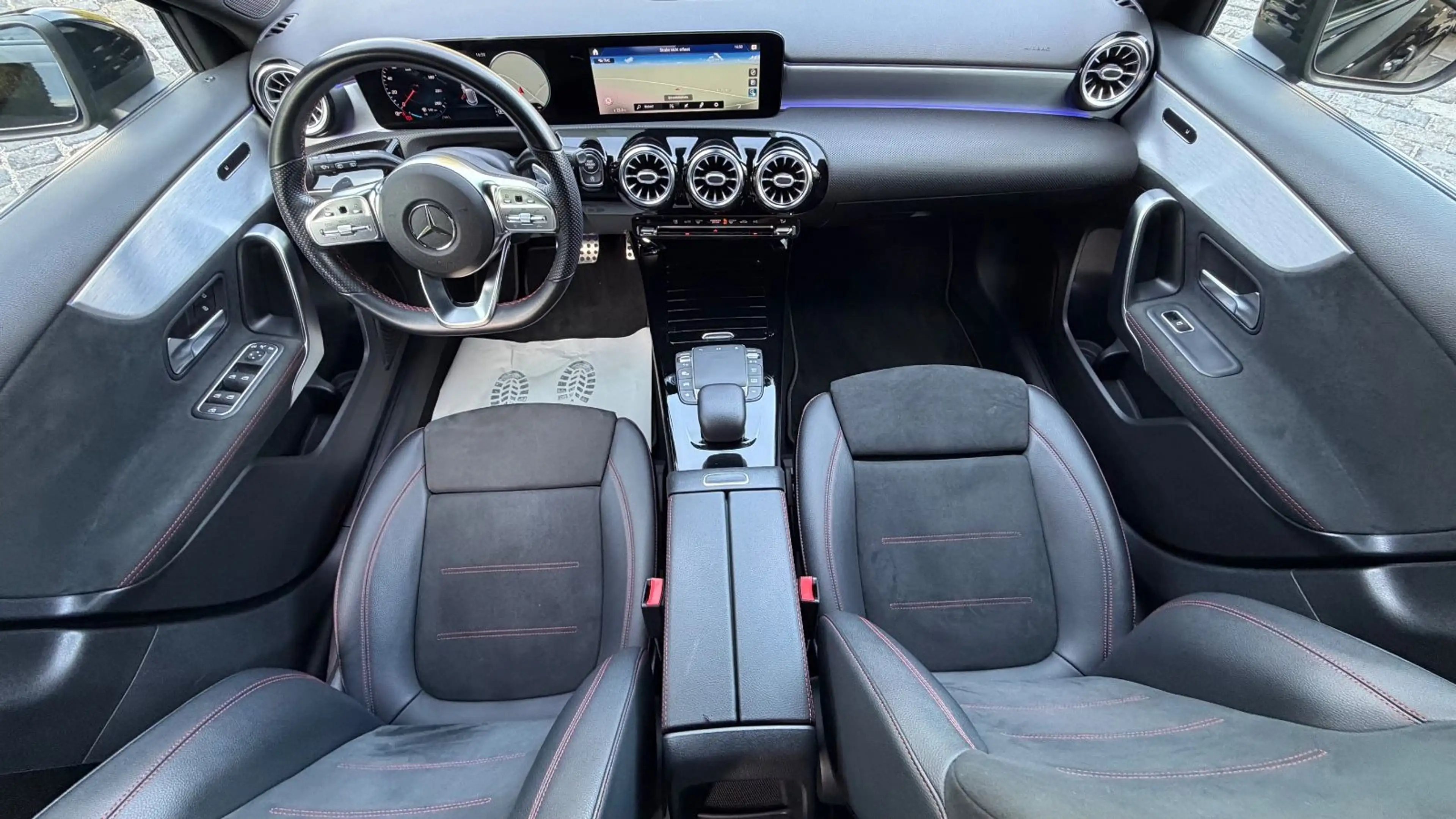 Mercedes-Benz A 220 4Matic AMG-Line+LED+DAB+SHZ+Navi+Induktion — photo 12