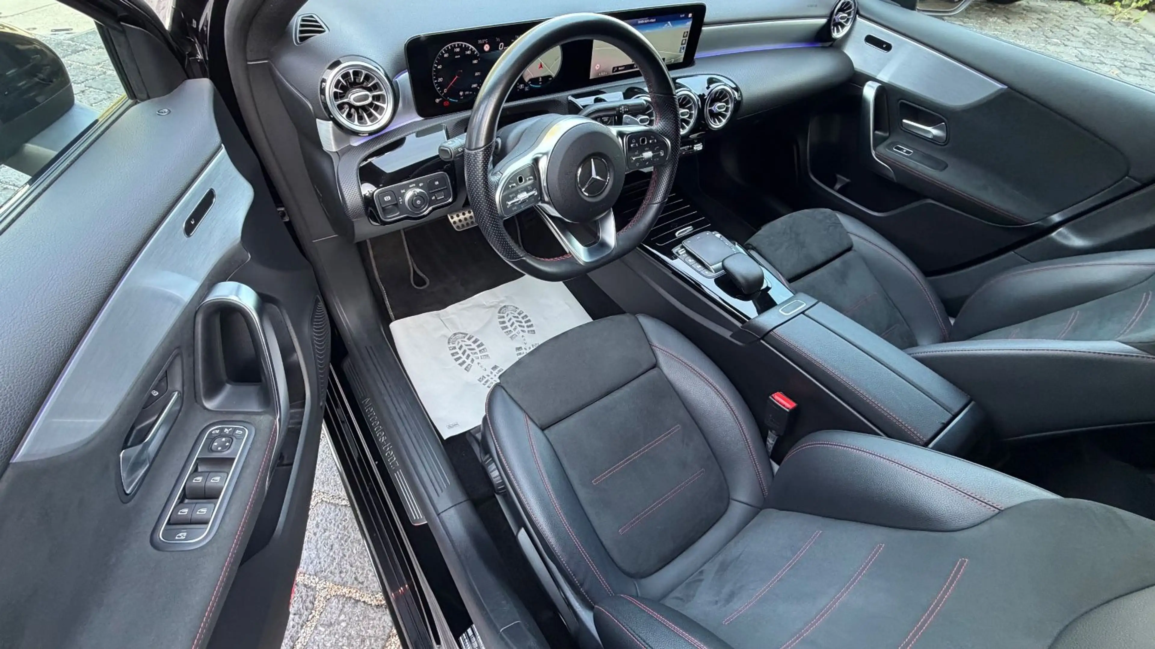 Mercedes-Benz A 220 4Matic AMG-Line+LED+DAB+SHZ+Navi+Induktion — photo 14
